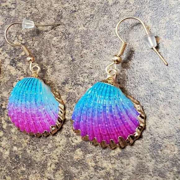 “Ombre Scallop Shell” Pink Blue Bivalve Clam Oyster Gold-Dipped Mermaid Earrings - Picture 11 of 16